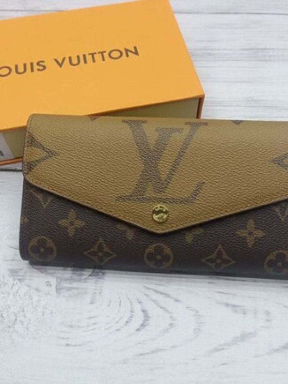 Louis Vuitton Sarah Wallet in Monogram